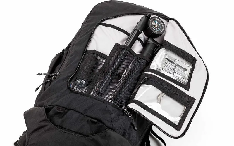 Cube EDGE TRAIL Rucksack black