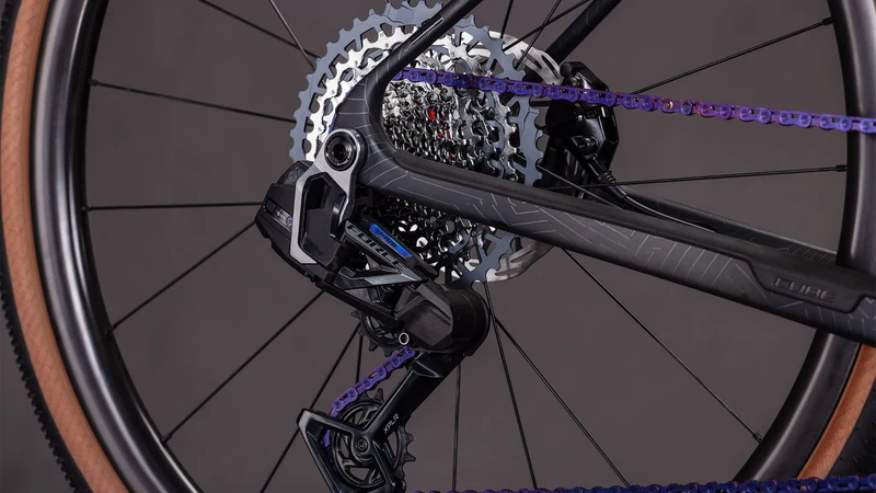 Cube Nuroad C:62 EXC Gravelbike Diamant 28" carbon´n´crisscross