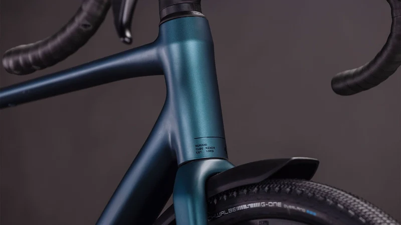 Cube Nuroad Race FE Gravelbike Diamant 28" royalgreen´n´black