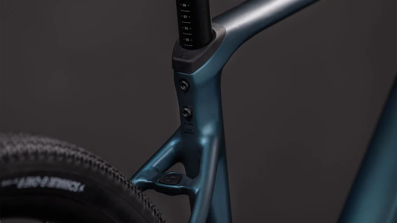 Cube Nuroad Race Gravelbike Diamant 28" royalgreen´n´black