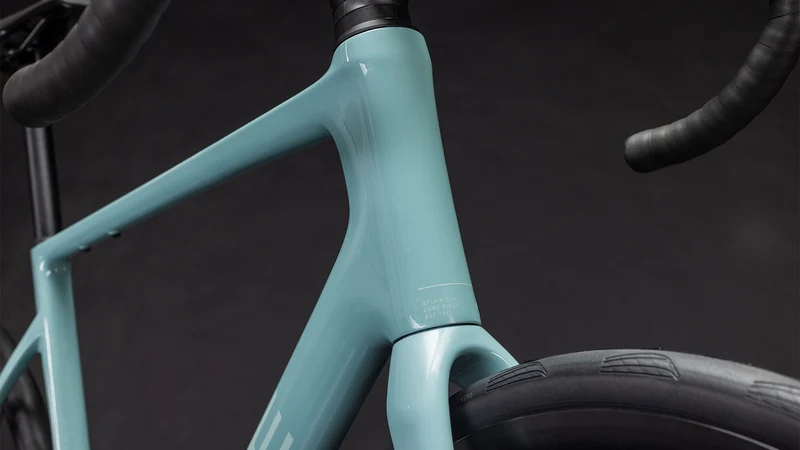 Cube Attain C:62 Race Rennrad Diamant 28" skylightblue´n´cyan