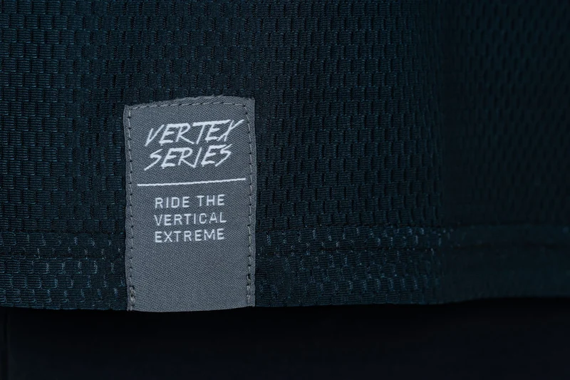 Cube Vertex Rundhalstrikot X Actionteam Langarm black´n´blue
