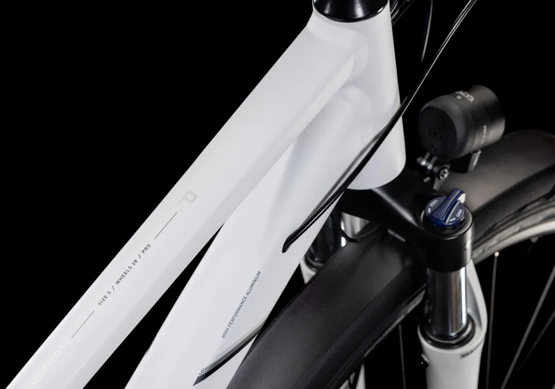 Cube Nature Pro Allroad Trekkingrad Trapeze 28" cotton´n´black
