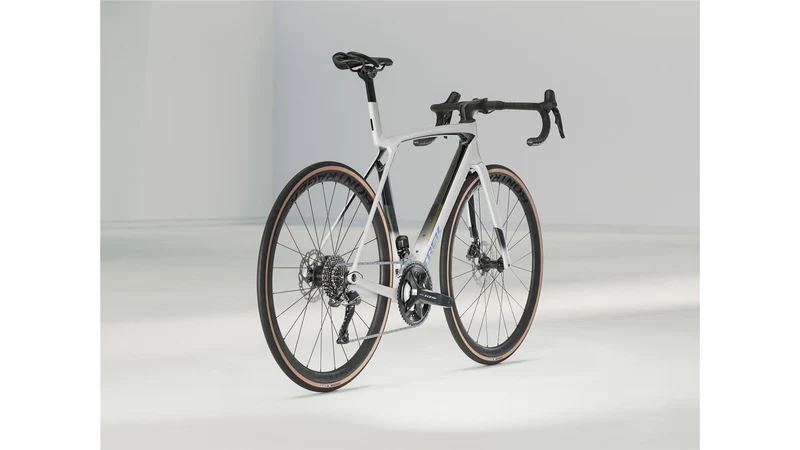 Trek Madone SL 6 Gen 8 Rennrad Diamant 28" white prismatic