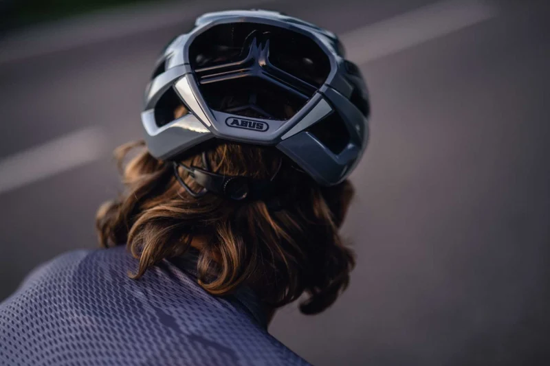 Abus StormChaser Rennrad-Helm zigzag blue