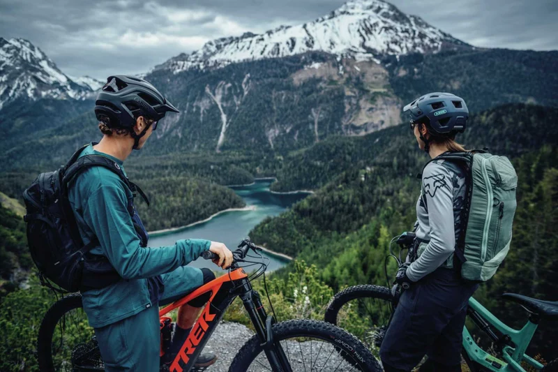 Abus CliffHanger MTB-Helm midnight blue