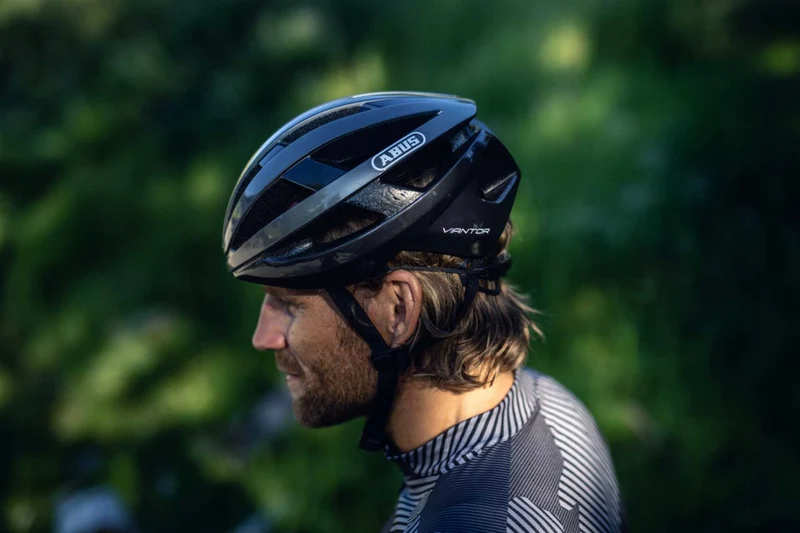 Abus Viantor Helm blaze red