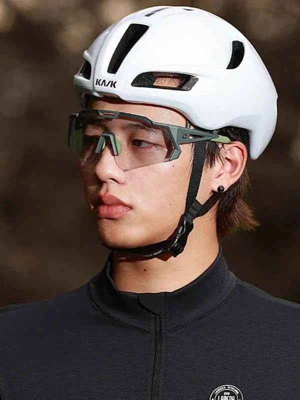 Photochromic Cycling Sunglasses LS350 - Green