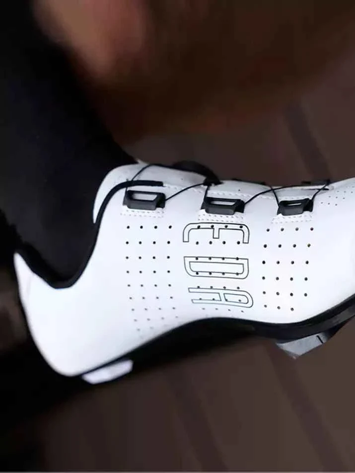 Hank Unisex Carbon Fiber Cycling Cleat Shoes - White