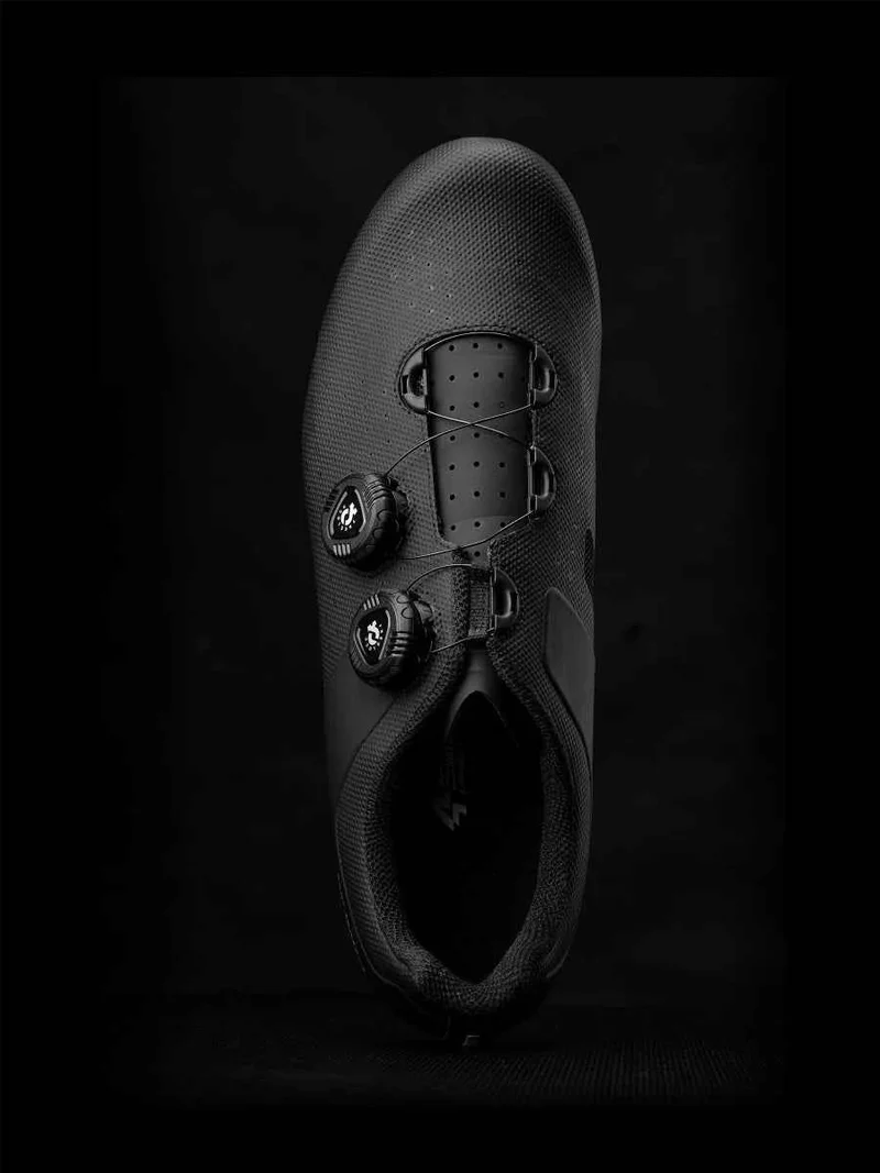 Yik Carbon Fiber Cycling Cleat Shoes - Black