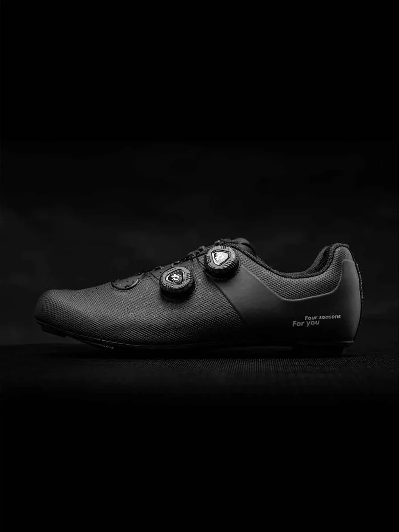 Yik Carbon Fiber Cycling Cleat Shoes - Black