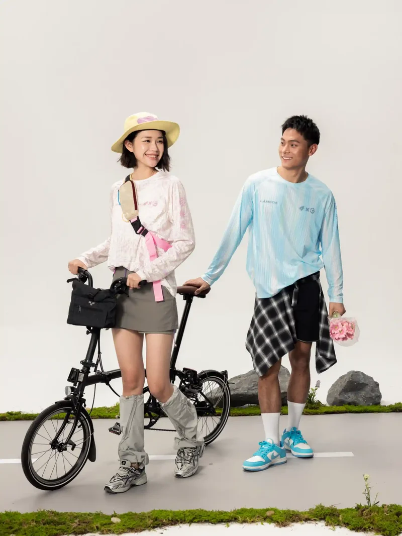 A x C Unisex Lightweight Cycling Long-Sleeve T-Shirt - Ice